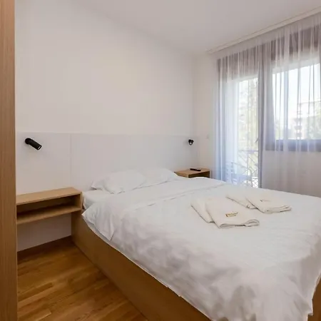 Luxury & アパート *